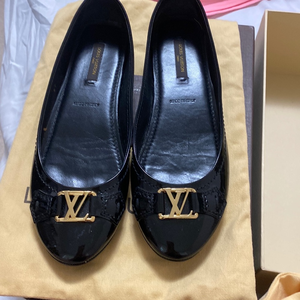 Louis Vuitton flats
